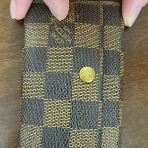 Louis vuitton key holder